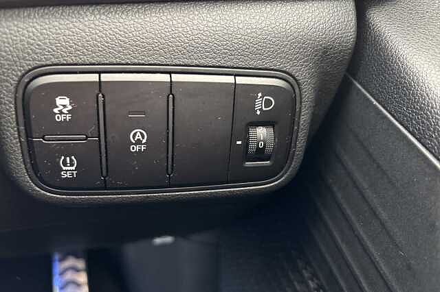 Hyundai BAYON 1.0 TGDi 48V MHEV SE Connect 5dr DCT Red