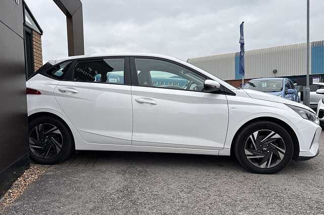 Hyundai I20 1.0T GDi 48V MHD SE Connect 5dr White