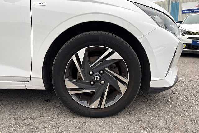 Hyundai I20 1.0T GDi 48V MHD SE Connect 5dr White