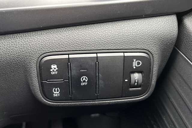 Hyundai I20 1.0T GDi 48V MHD SE Connect 5dr White