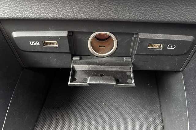 Hyundai I20 1.0T GDi 48V MHD SE Connect 5dr White