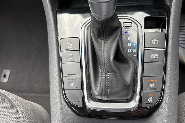 Hyundai IONIQ 1.6 GDi Hybrid Premium 5dr DCT